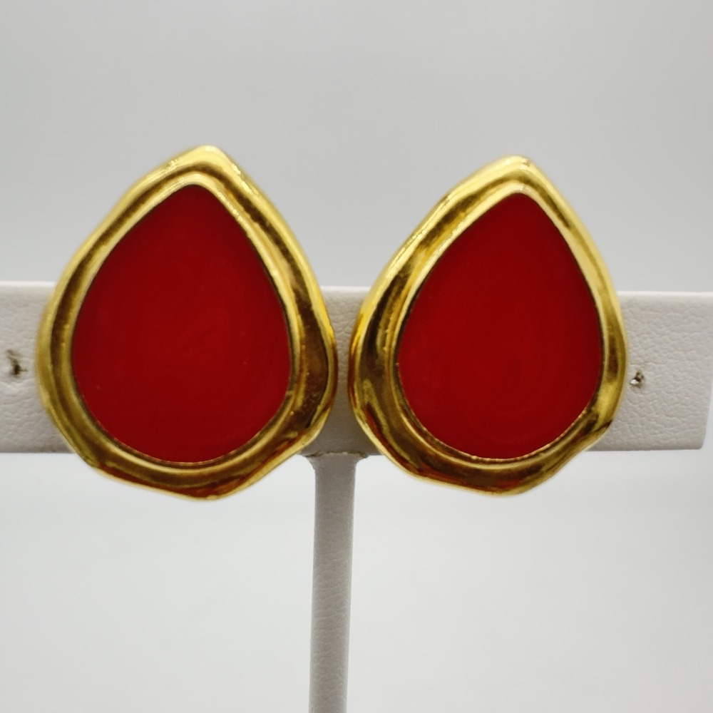Vtg Crown Trifari Earrings Etruscan Gold Tone Coral Pink Red Enamel Clip